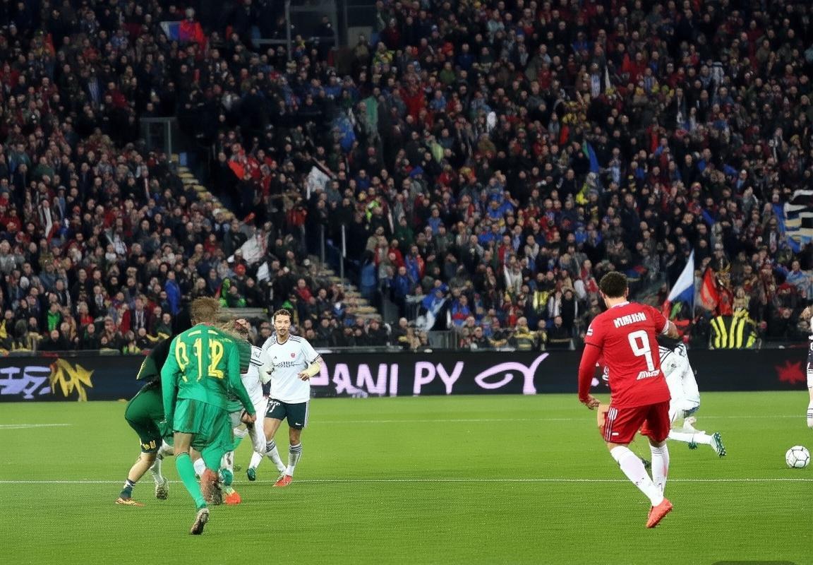 巴塞罗那VS里昂：智慧对决与心理战术解析(图1)