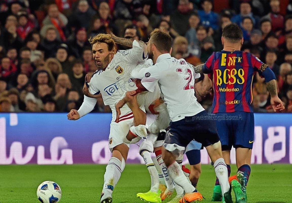 巴塞罗那VS里昂：智慧对决与心理战术解析(图2)